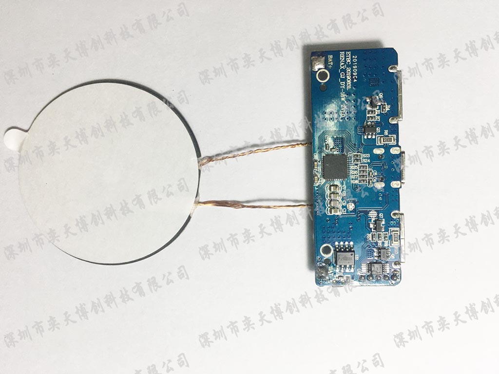 18W+10W無線充移動(dòng)電源.jpg
